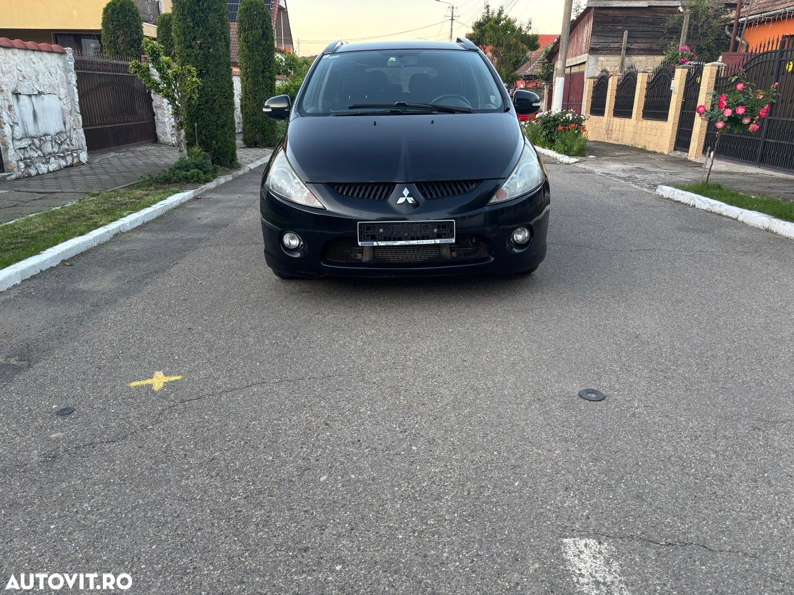 Mitsubishi Grandis 2.0 DI-D 7-Sitzer Intense - 3