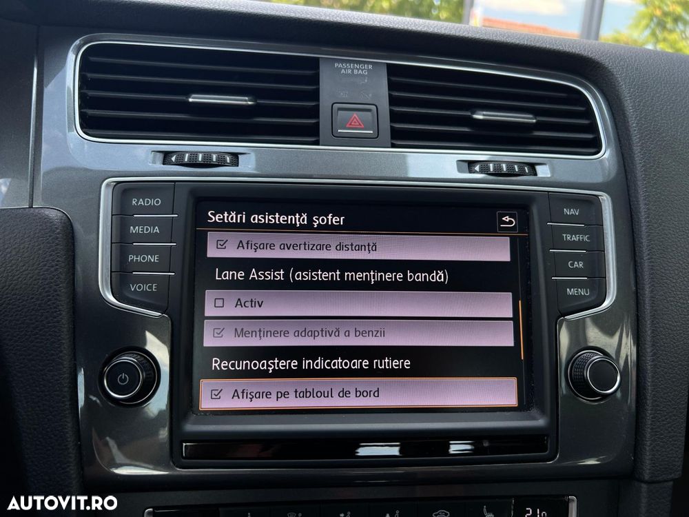 Volkswagen Golf - 22