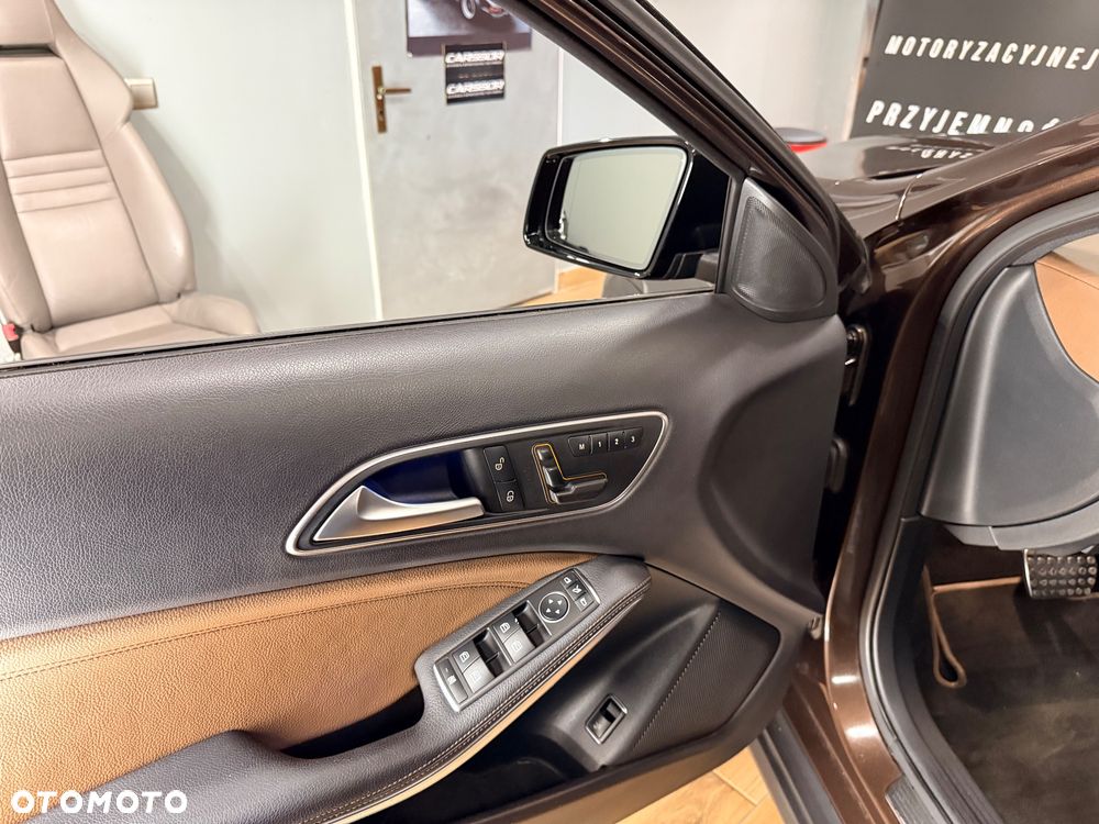 Mercedes-Benz GLA 250 4Matic 7G-DCT Activity Edition - 34