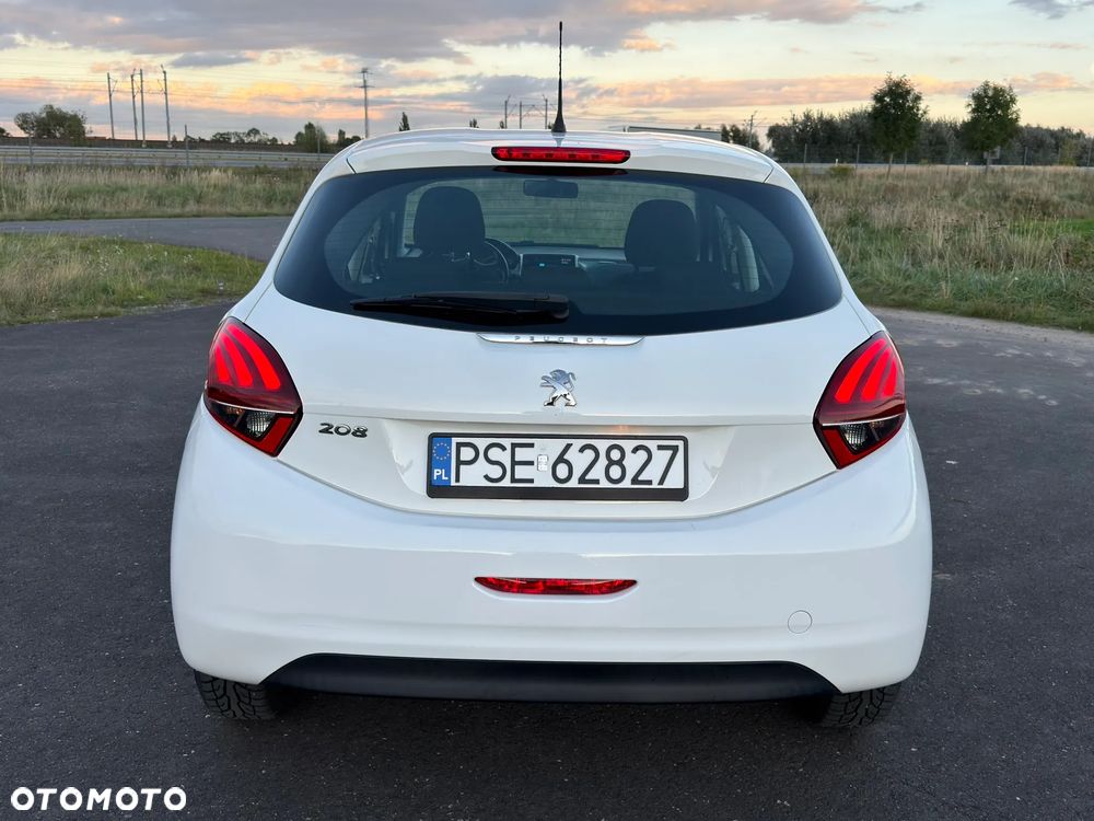 Peugeot 208 - 4