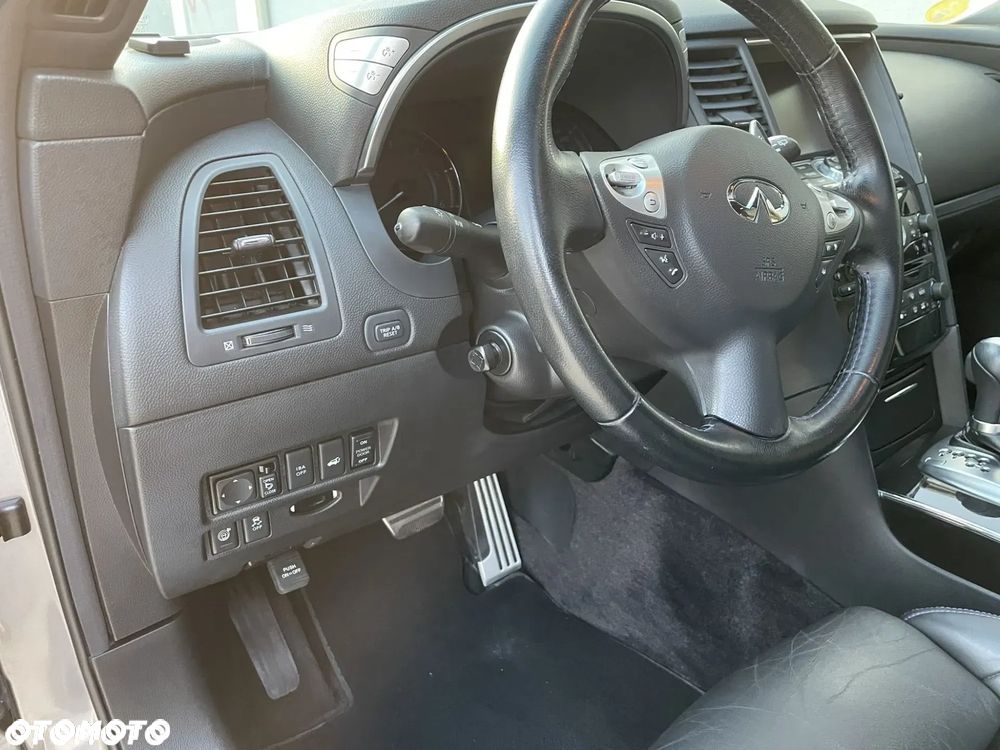 Infiniti Q70 3.0d S Premium - 17