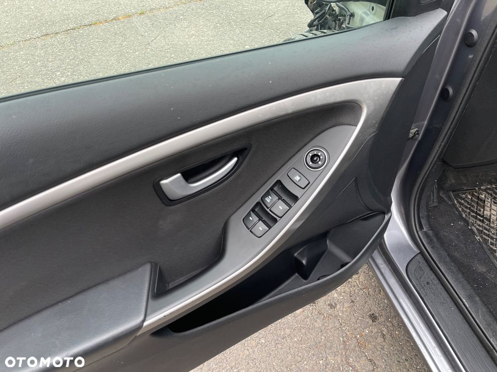 Hyundai i30 i30cw 1.4 CRDi Trend - 14