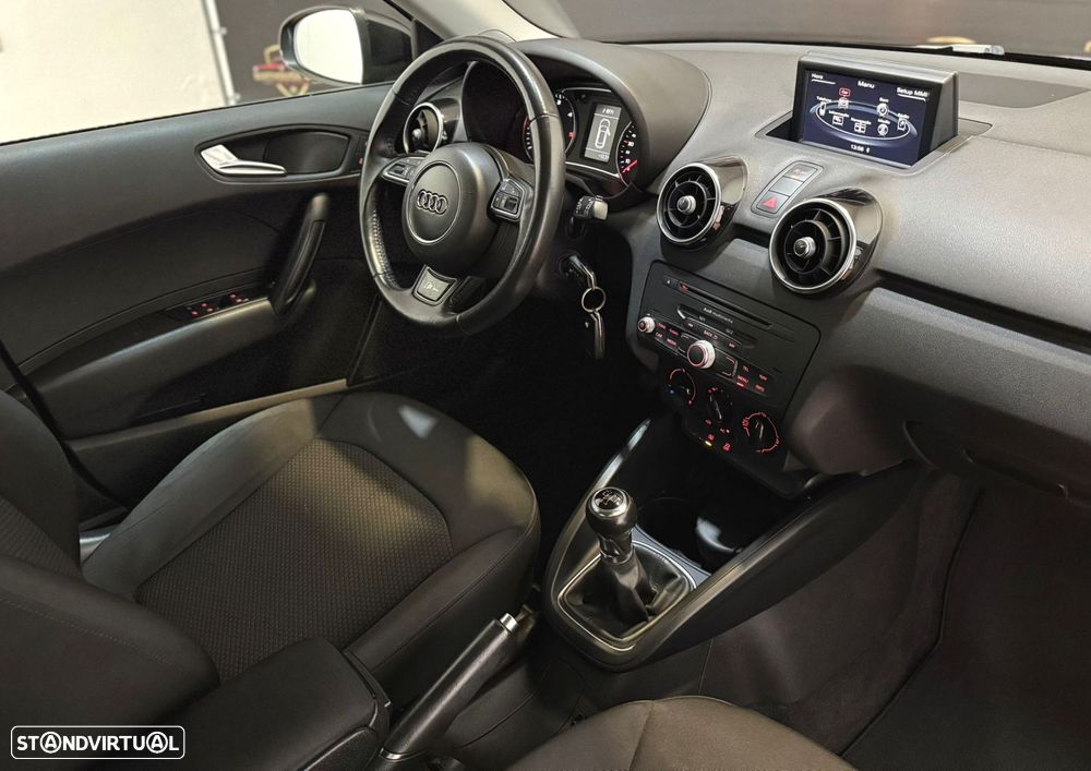 Audi A1 Sportback 1.6 TDI S-line - 13