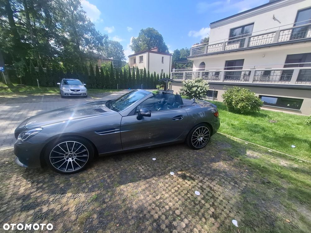 Mercedes-Benz SLC 200 9G-TRONIC RedArt Edition - 22