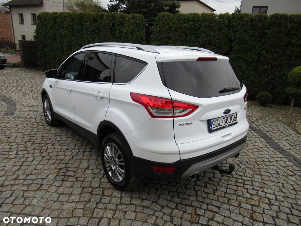 Ford Kuga 1.6 EcoBoost 2x4 Titanium - 3