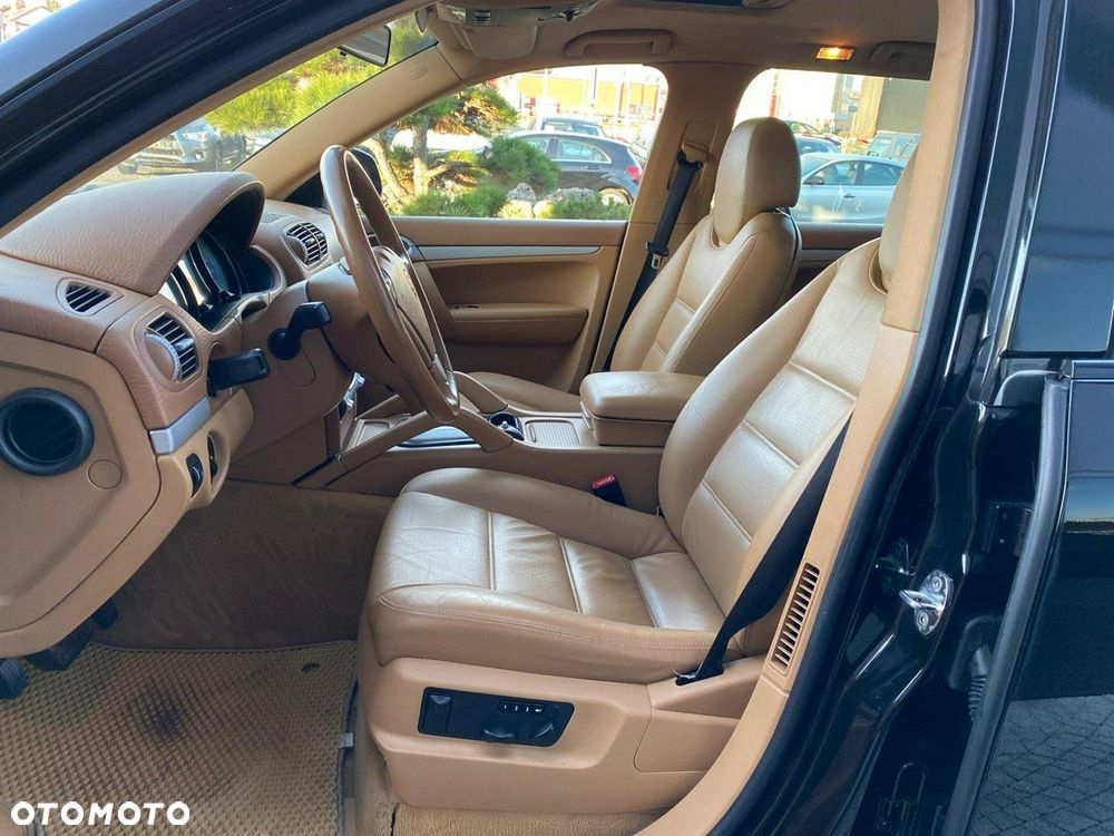 Porsche Cayenne Tiptronic S - 9