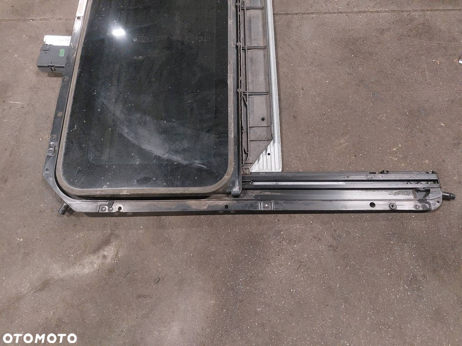 SZYBERDACH VOLKSWAGEN PASSAT B4 3A0877021D 6N0877561 8A0959731B - 3