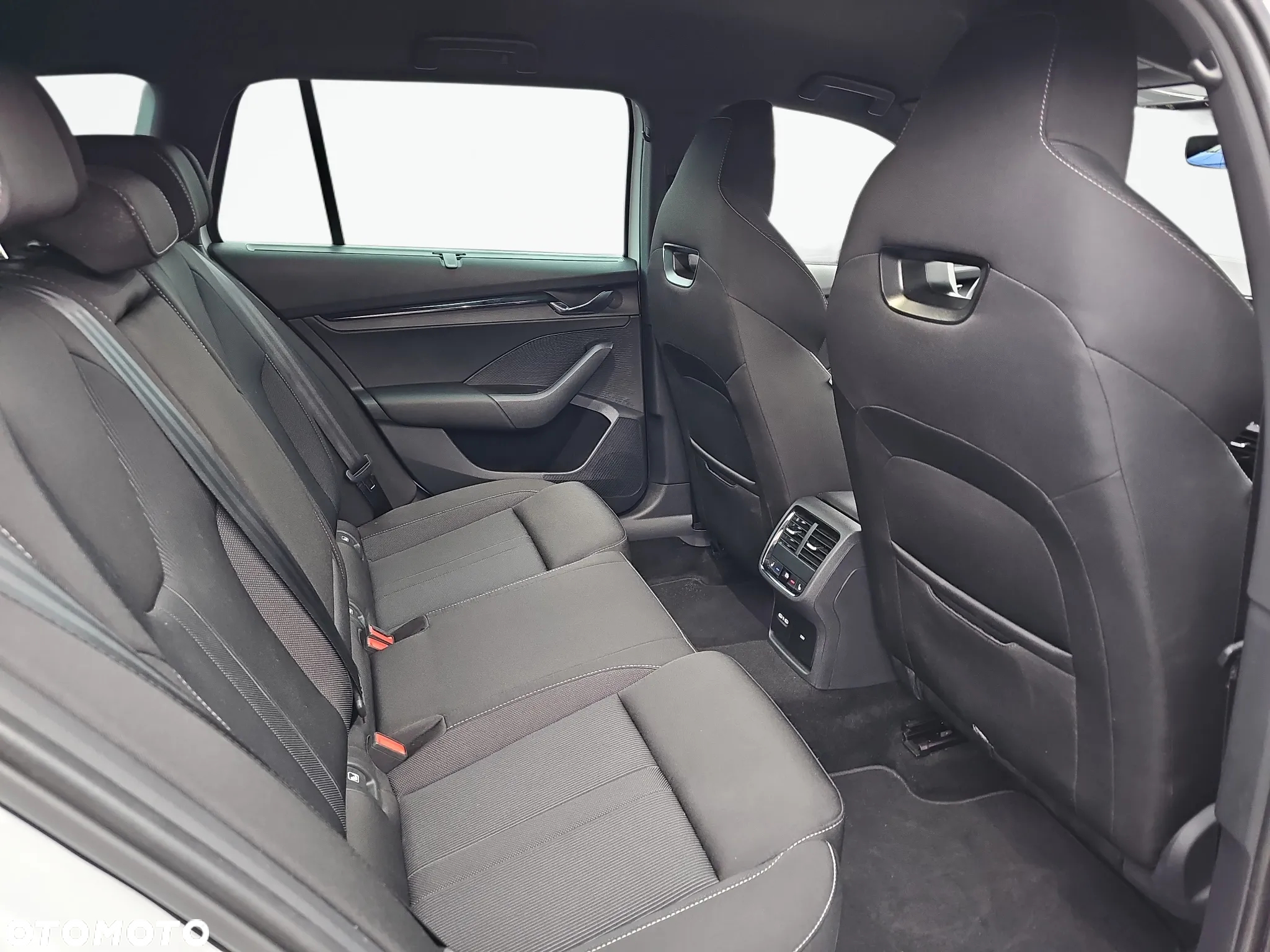 Skoda Octavia 2.0 TSI 4x4 Sportline DSG - 11