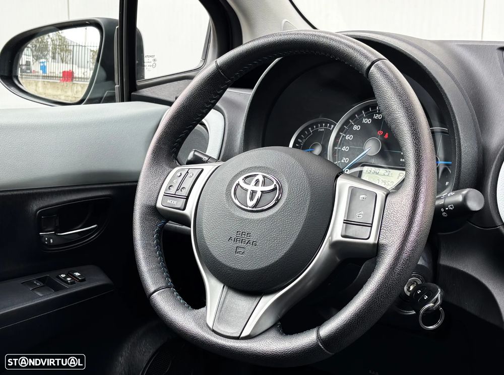 Toyota Yaris 1.5 HSD Comfort+P.Style - 17