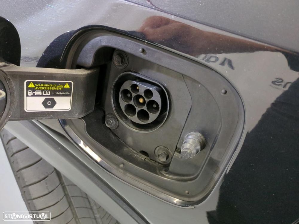Kia XCeed 1.6 GDi PHEV Drive - 11