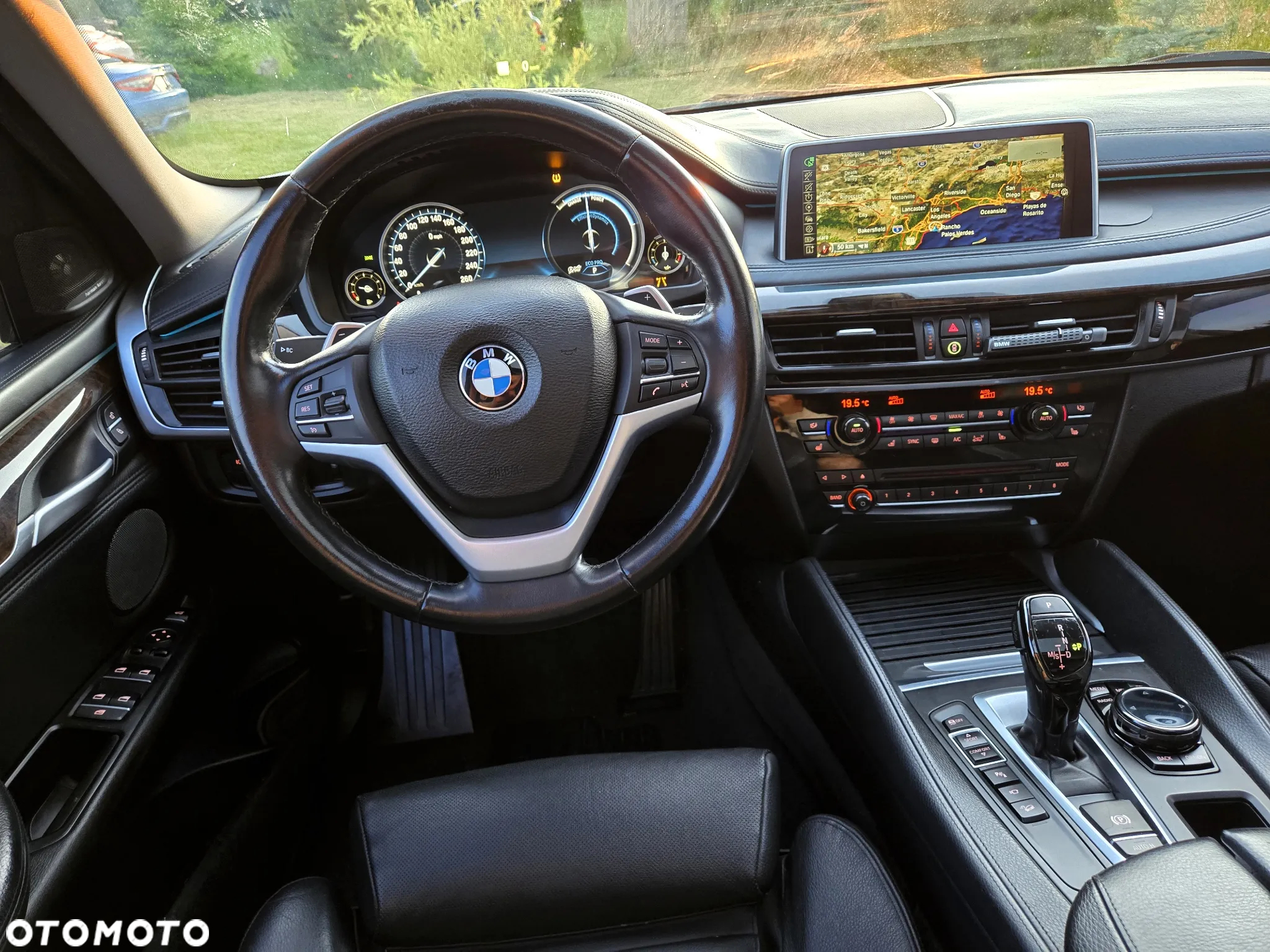 BMW X6 xDrive50i - 40