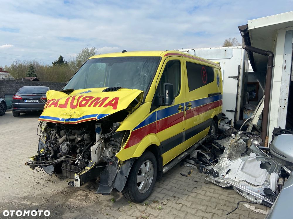Mercedes-Benz 319 Sprinter BlueTEC - 9