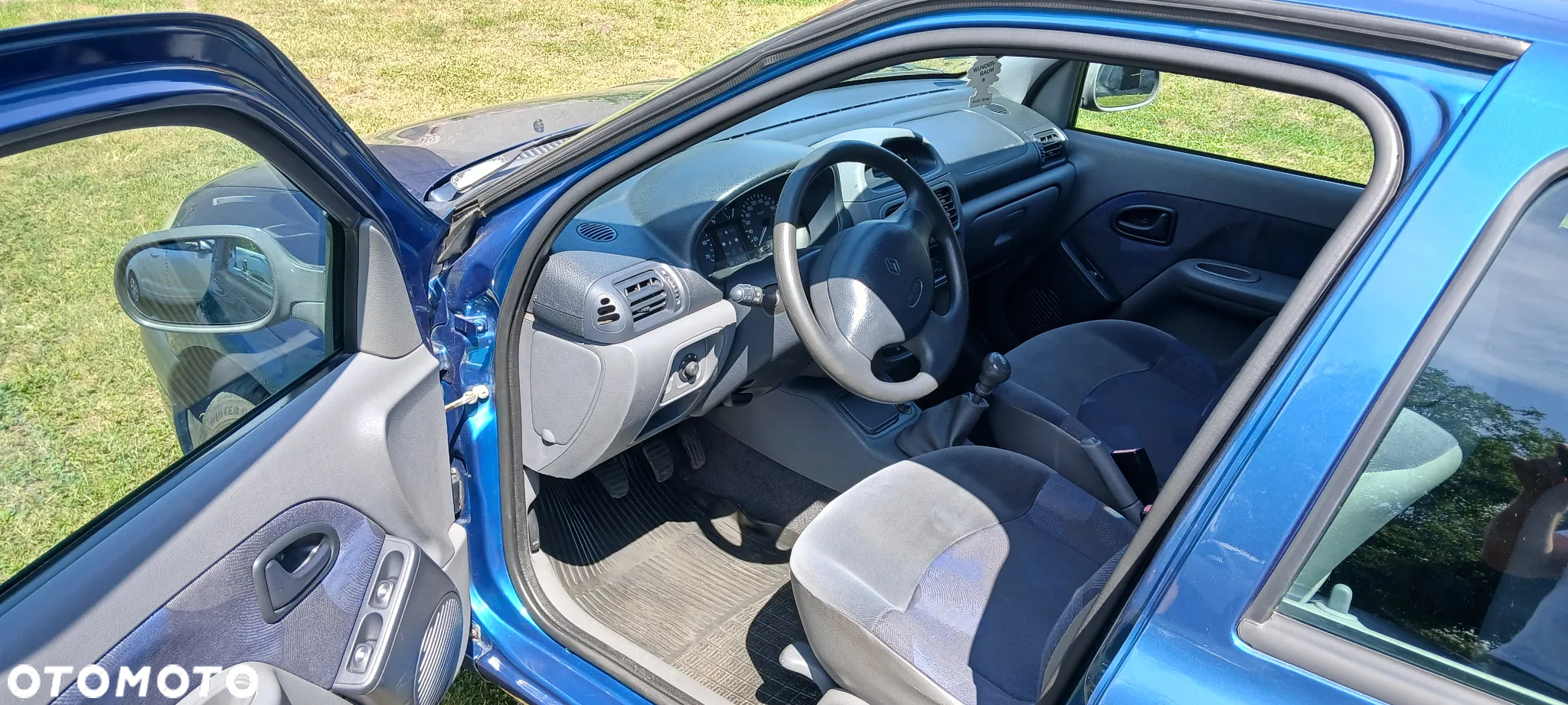 Renault Clio 1.4i RN - 9