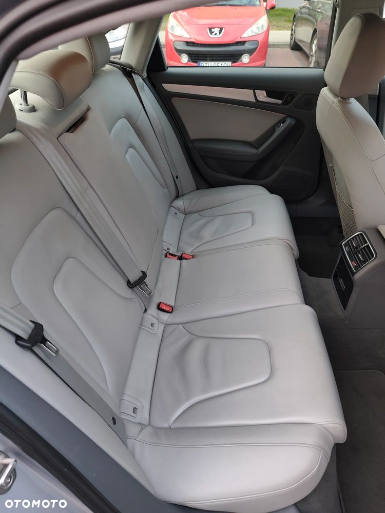 Audi A4 Limousine - 8