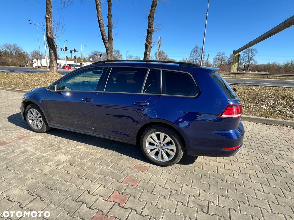 Volkswagen Golf - 1