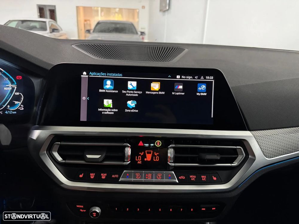 BMW 330 e Touring Pack M Auto - 40