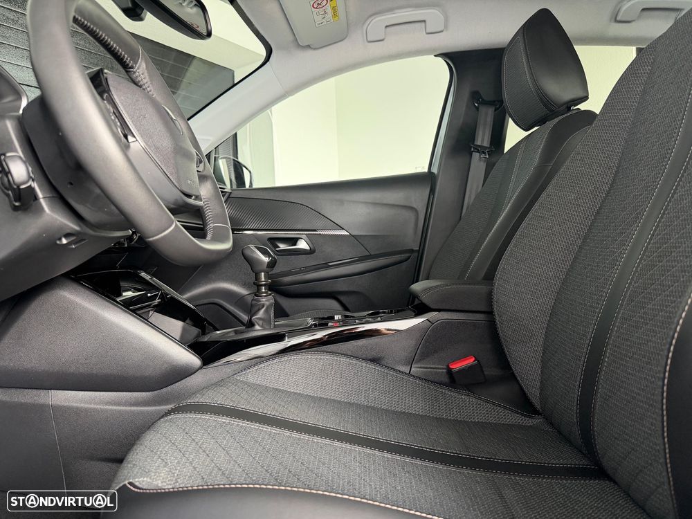 Peugeot 208 1.2 PureTech Allure - 29