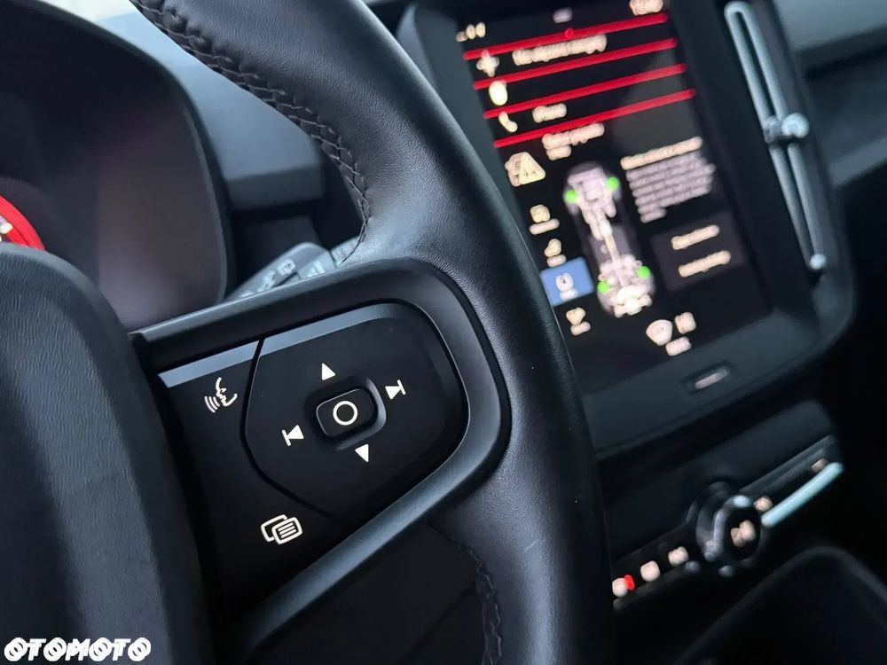 Volvo XC 40 T2 Plus Dark - 28