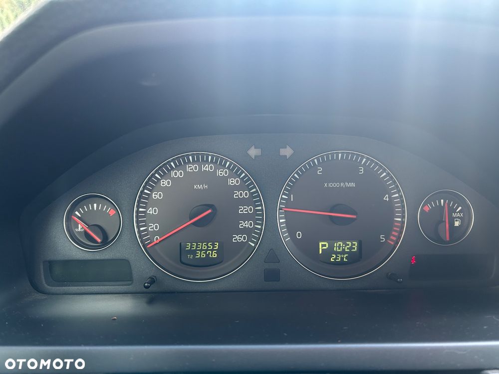 Volvo XC 90 2.4 D5 - 12