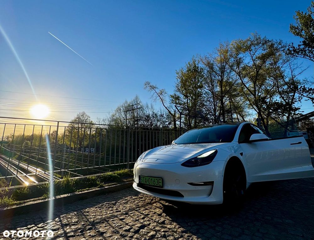 Tesla Model 3 Standard Reichweite Plus Hinterradantrieb - 11