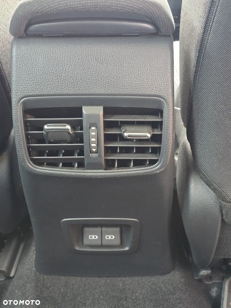 Toyota Corolla 1.8 Hybrid Comfort - 17
