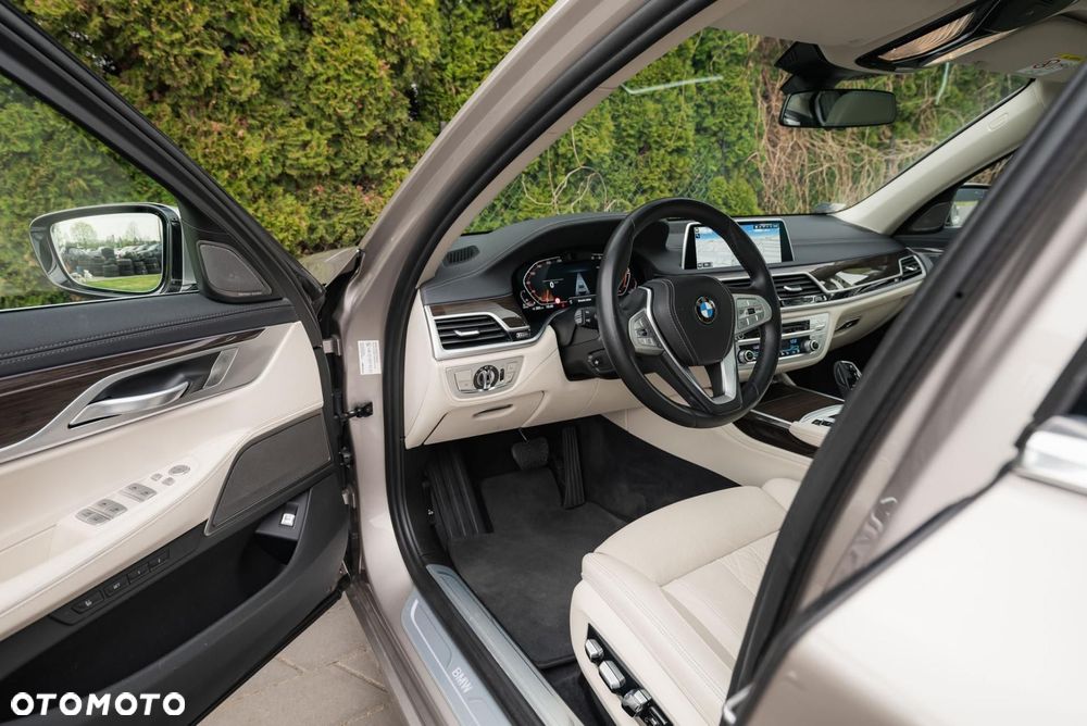 BMW Seria 7 730Ld xDrive mHEV - 9