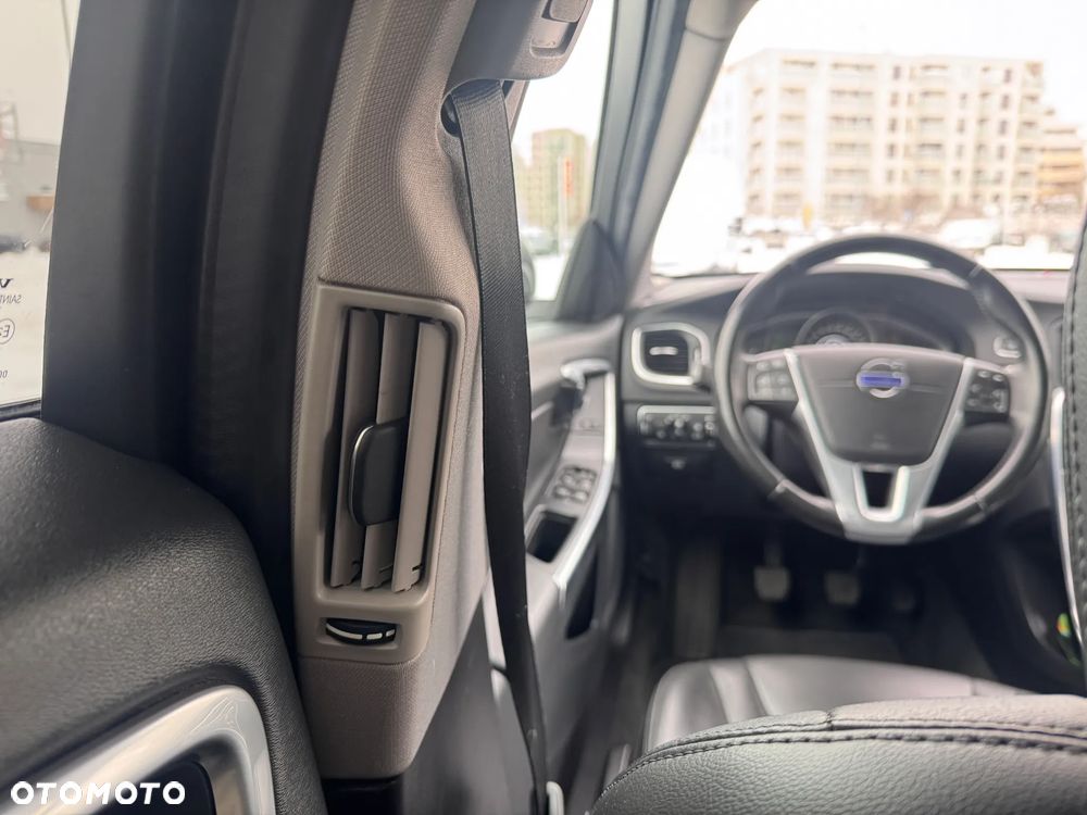 Volvo S60 D2 Momentum - 32