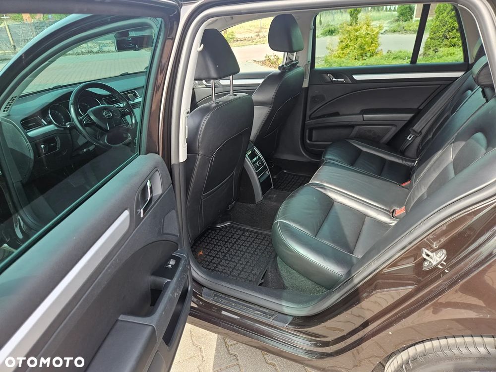Skoda Superb 2.0 TDI 4x4 Business DSG - 6