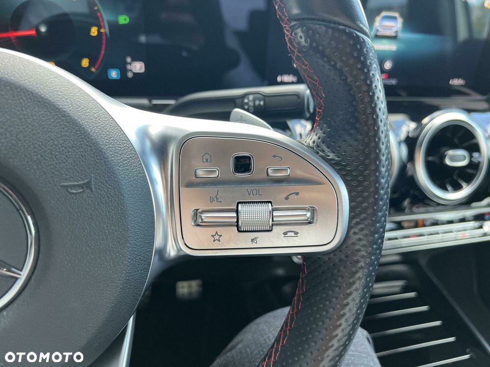 Mercedes-Benz GLA 200 d AMG Line - 17