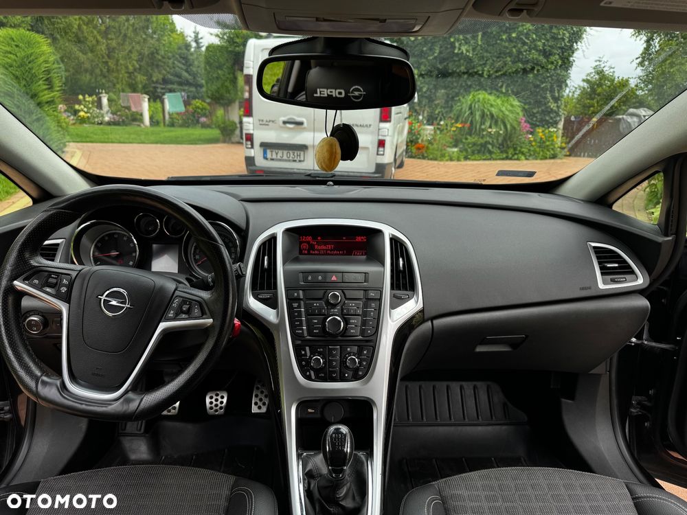 Opel Astra IV GTC 1.4 T Sport - 12