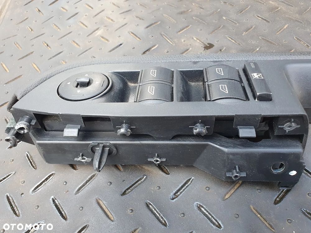 FORD C-MAX BOCZEK UCHWYT RĄCZKA DRZWI PANEL STEROWANIA PRZEŁĄCZNIK SZYB LUSTEREK 3M51-R23943-B 3M5T-14A132-AE - 2