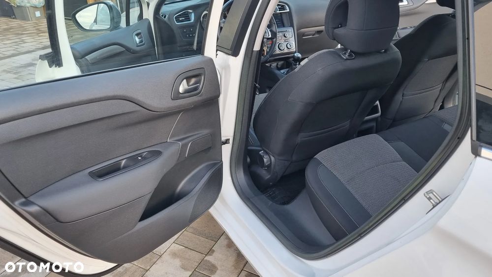 Citroën C4 1.2 e-THP Exclusive - 6