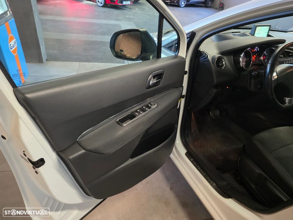 Peugeot 5008 BlueHDI 120 EAT6 Stop & Start Allure - 21