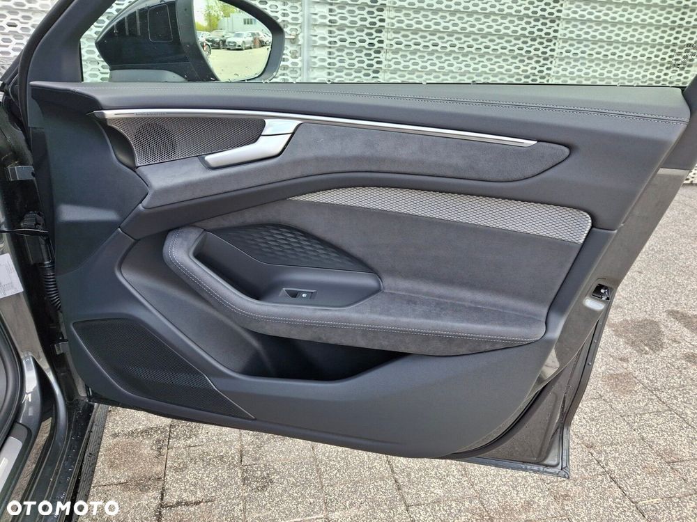 Audi A6 Avant - 16