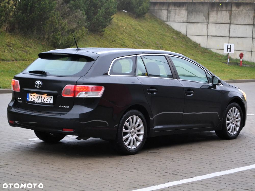 Toyota Avensis 2.0 D-4D Team - 2