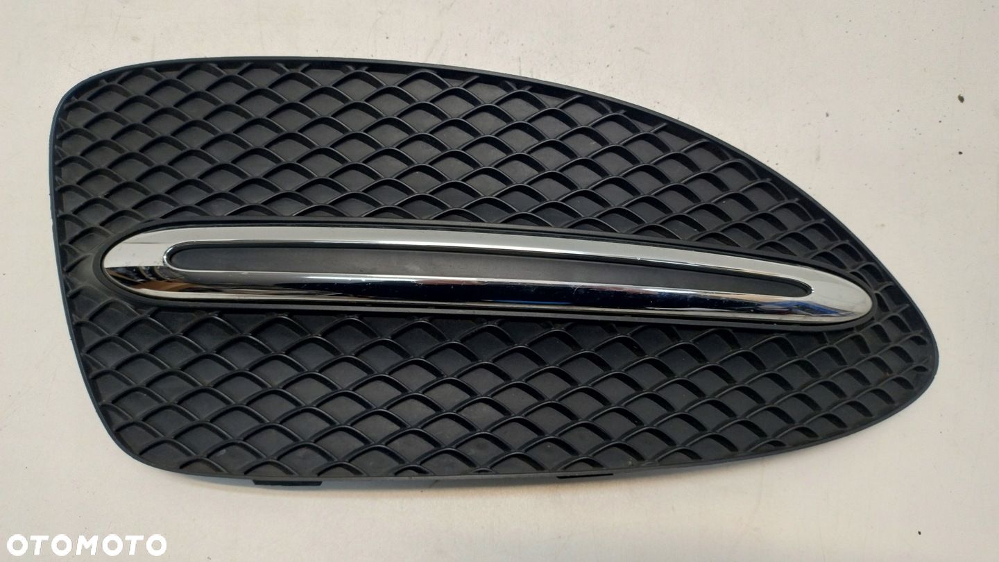 Kratka prawa zderzaka Mercedes B Klasa A246 A2468852822 - 1