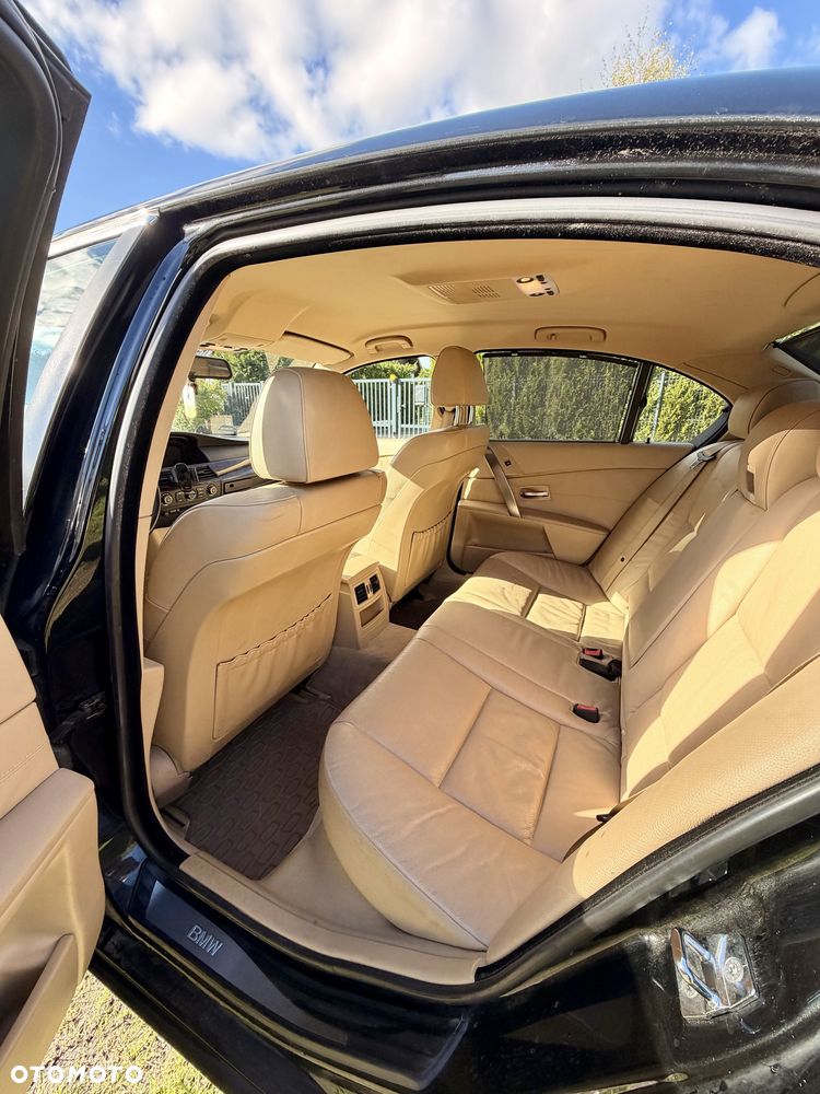 BMW 5 Series 2004 photo 4
