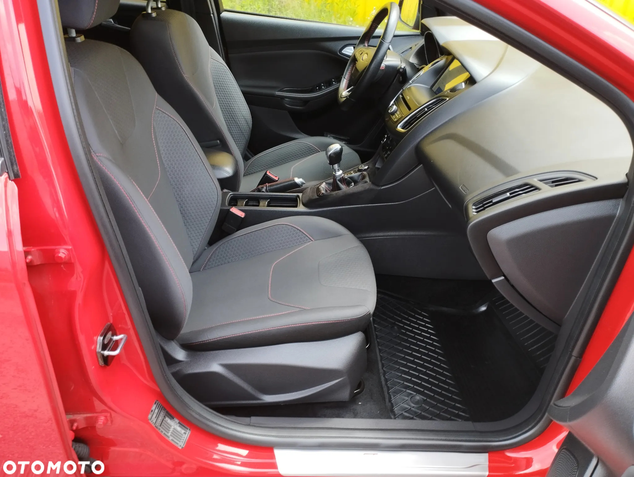 Ford Focus Turnier 1.5 EcoBoost Start-Stopp-System ST-LINE - 19