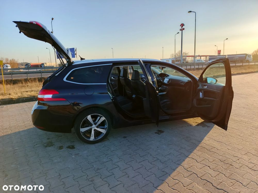 Peugeot 308 BlueHDi FAP 120 EAT6 Stop & Start Allure - 21