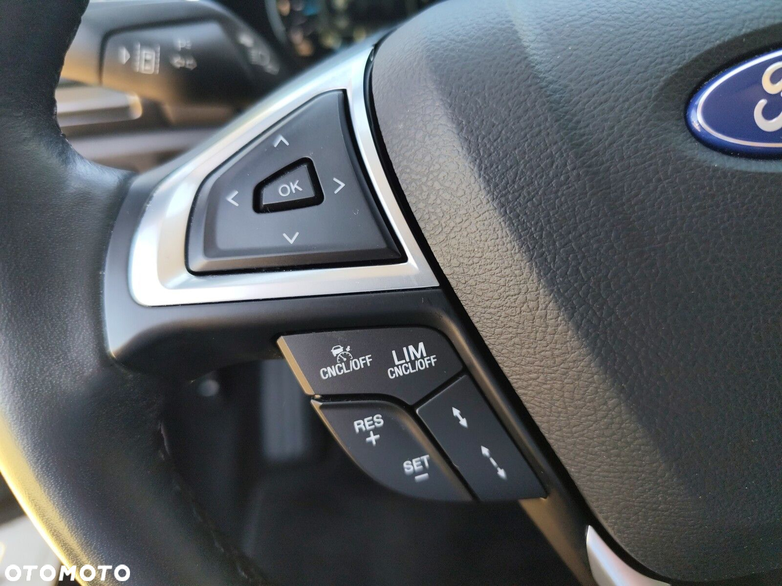 Ford Mondeo - 23