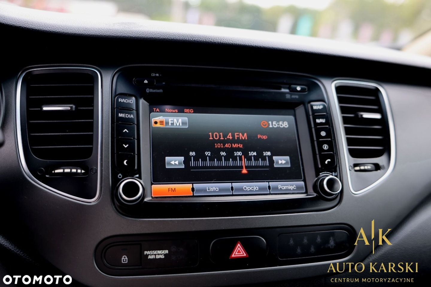 Kia Carens - 26
