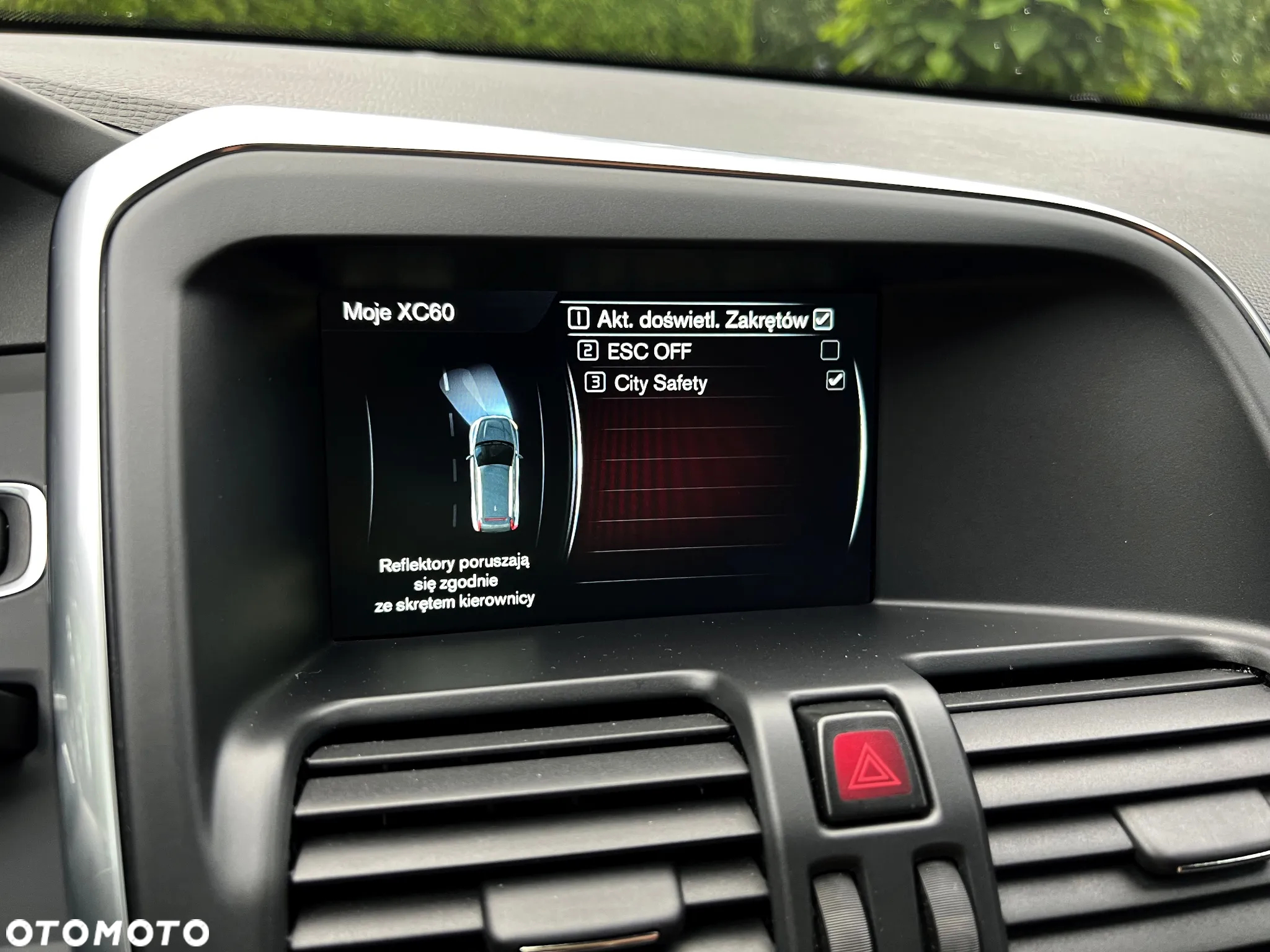Volvo XC 60 D4 R-Design - 32