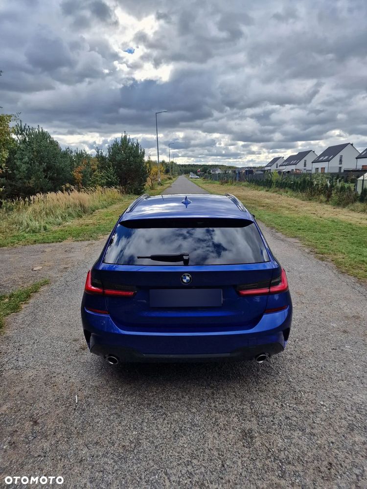 BMW Seria 3 320d xDrive M Sport Shadow - 12