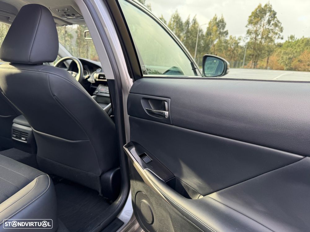 Lexus IS 300H Pack Executive+ - 54