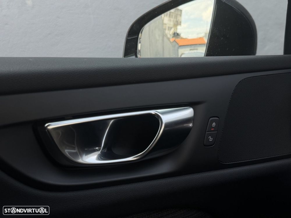 Volvo V60 2.0 T6 AWD TE Core - 26