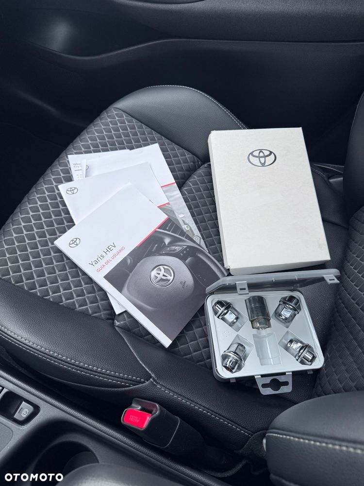 Toyota Yaris Hybrid 1.5 Premiere Edition - 39