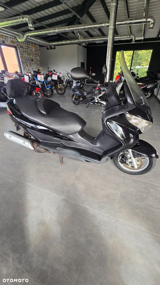 Suzuki Burgman - 21