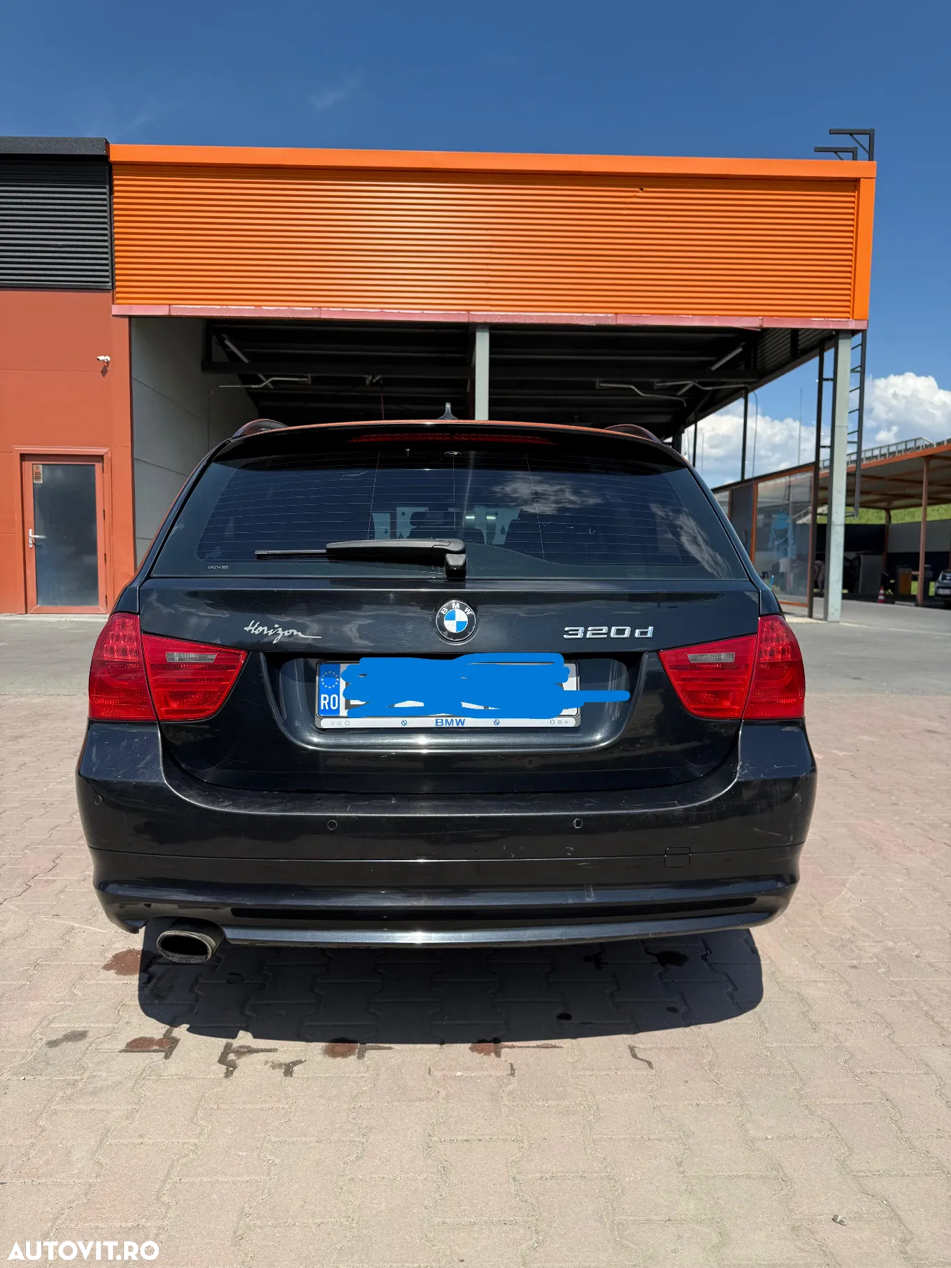 BMW Seria 3 320d DPF Touring Aut. - 2