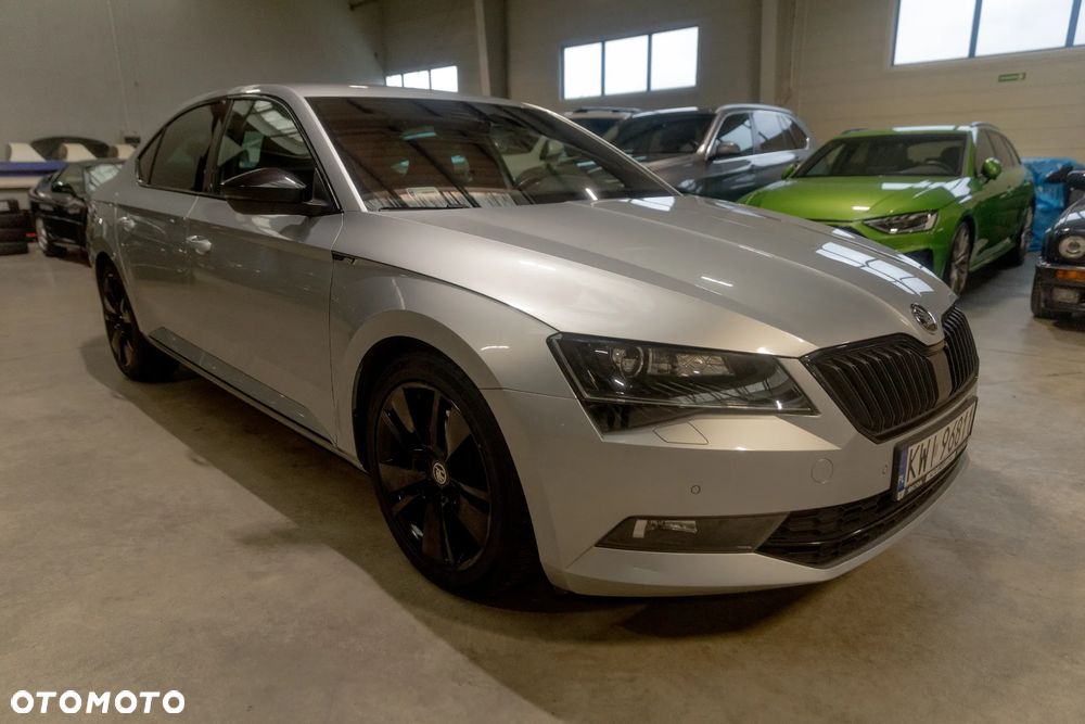Skoda Superb 2.0 TDI Sportline DSG - 29