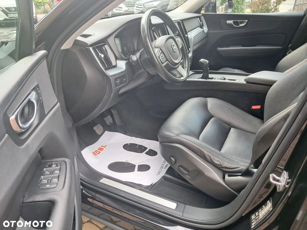 Volvo XC 60 D3 Drive-E Momentum - 10